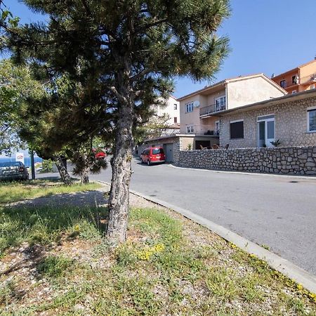Apartment Luka Сен Екстериор снимка